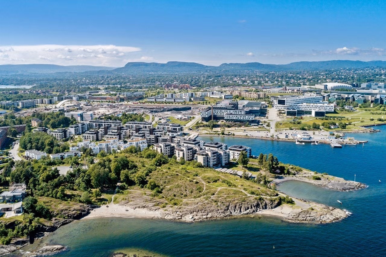 Et svært attraktivt boligstrøk med fantastiske badestrender rett ved! Galleribilde