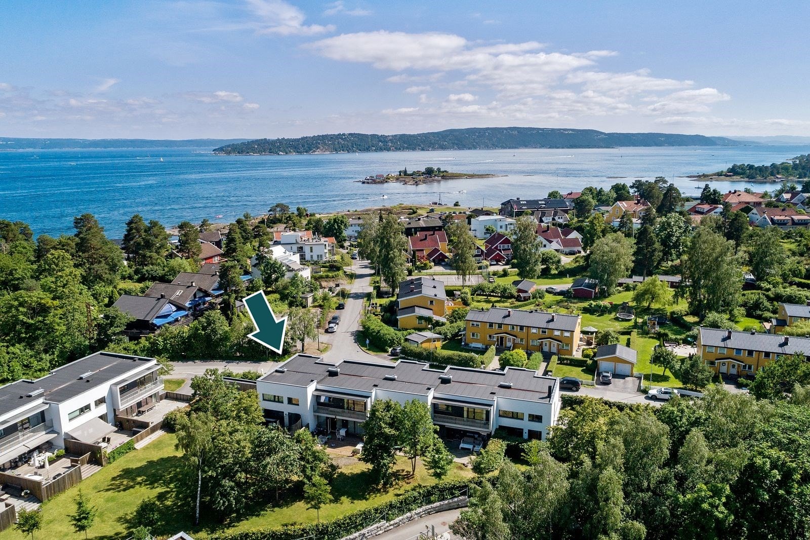 DNB Eiendom ved Bettina Due har gleden av og presentere Rolfstangveien 40, et familievennlig rekkehus fra 2010 i et attraktivt og barnevennlig område. Galleribilde