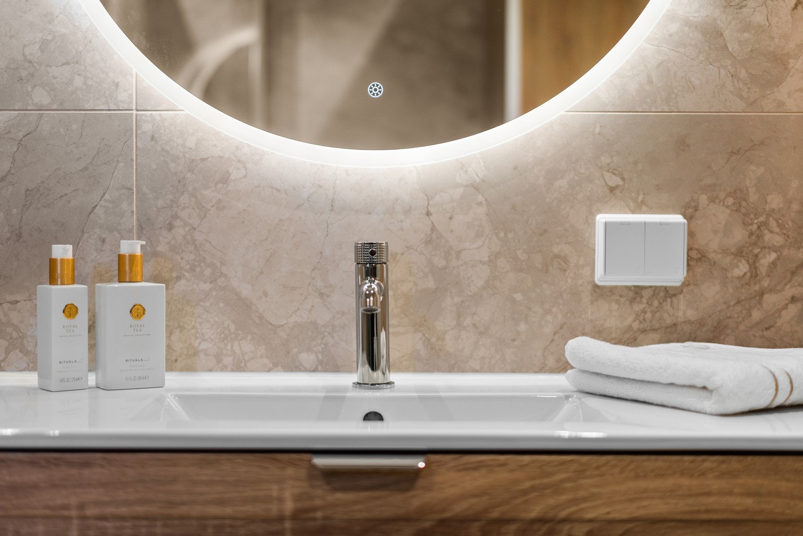 Vannrør av typen rør-i-rør ble installert i forbindelse med oppussingen av badet. Galleribilde