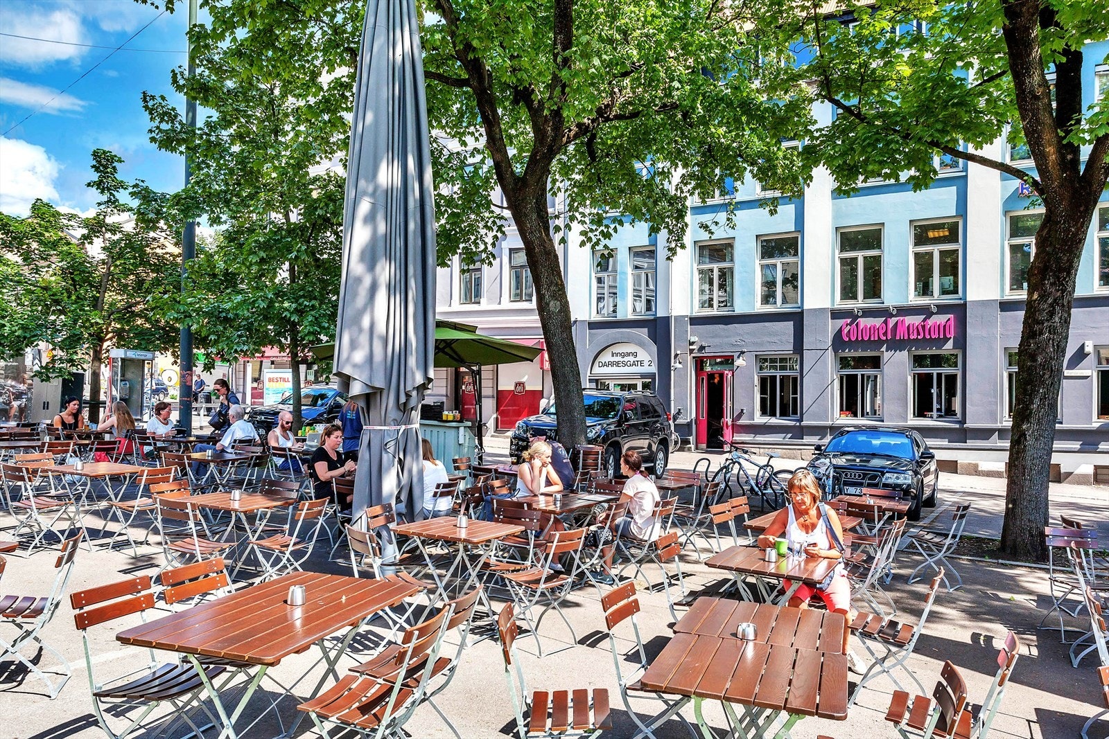Uteservering på Alexander Kiellands plass. Galleribilde
