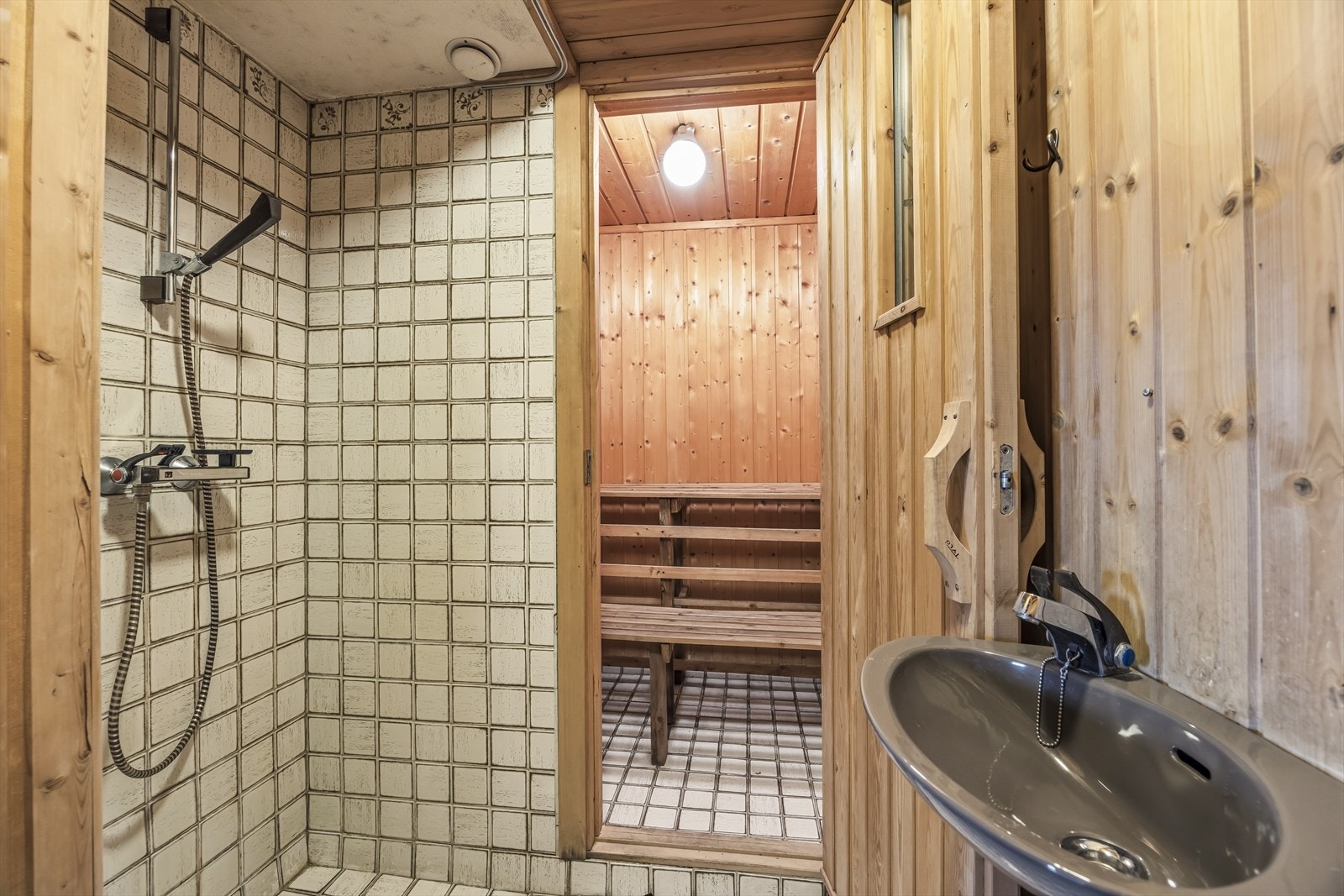 Baderom med tilknyttet badstue Galleribilde