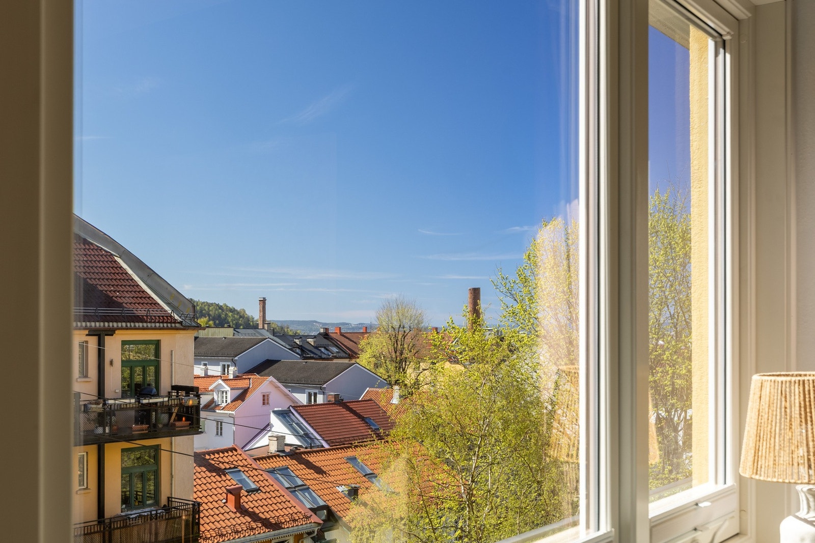 Perfekt beliggenhet for deg som ønsker å bo sentralt midt på sjarmerende Kampen. Galleribilde