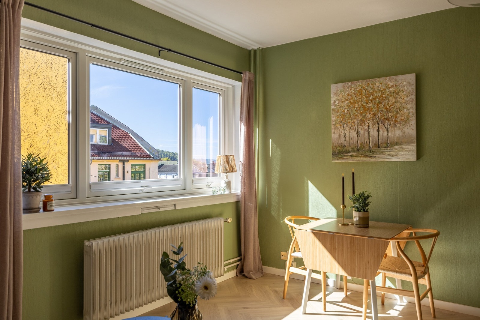 Om formiddagen er det et fantastisk lys inn i leiligheten. Galleribilde