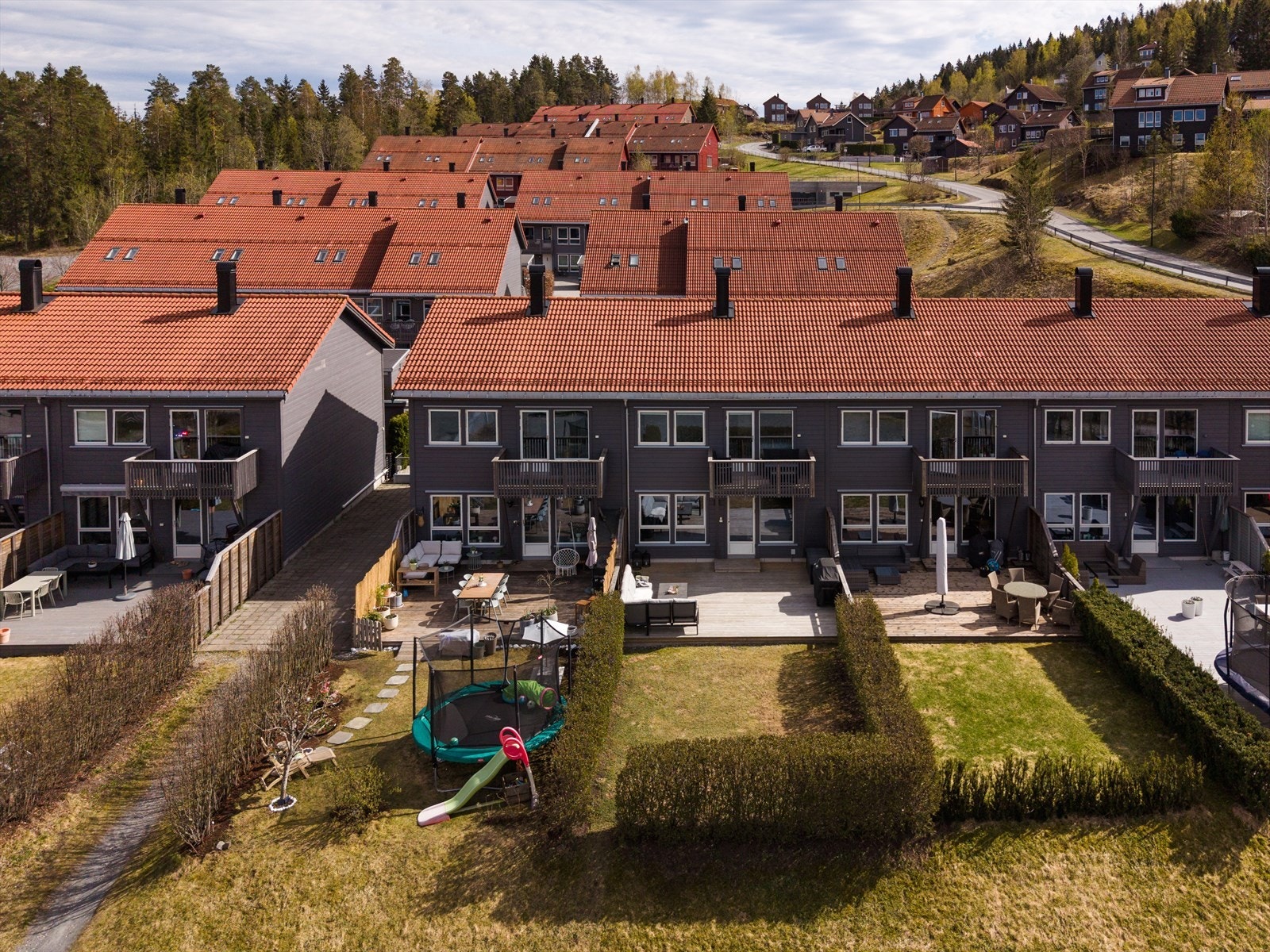 En delikat og lekker familiebolig sentralt i Lommedalen. Galleribilde