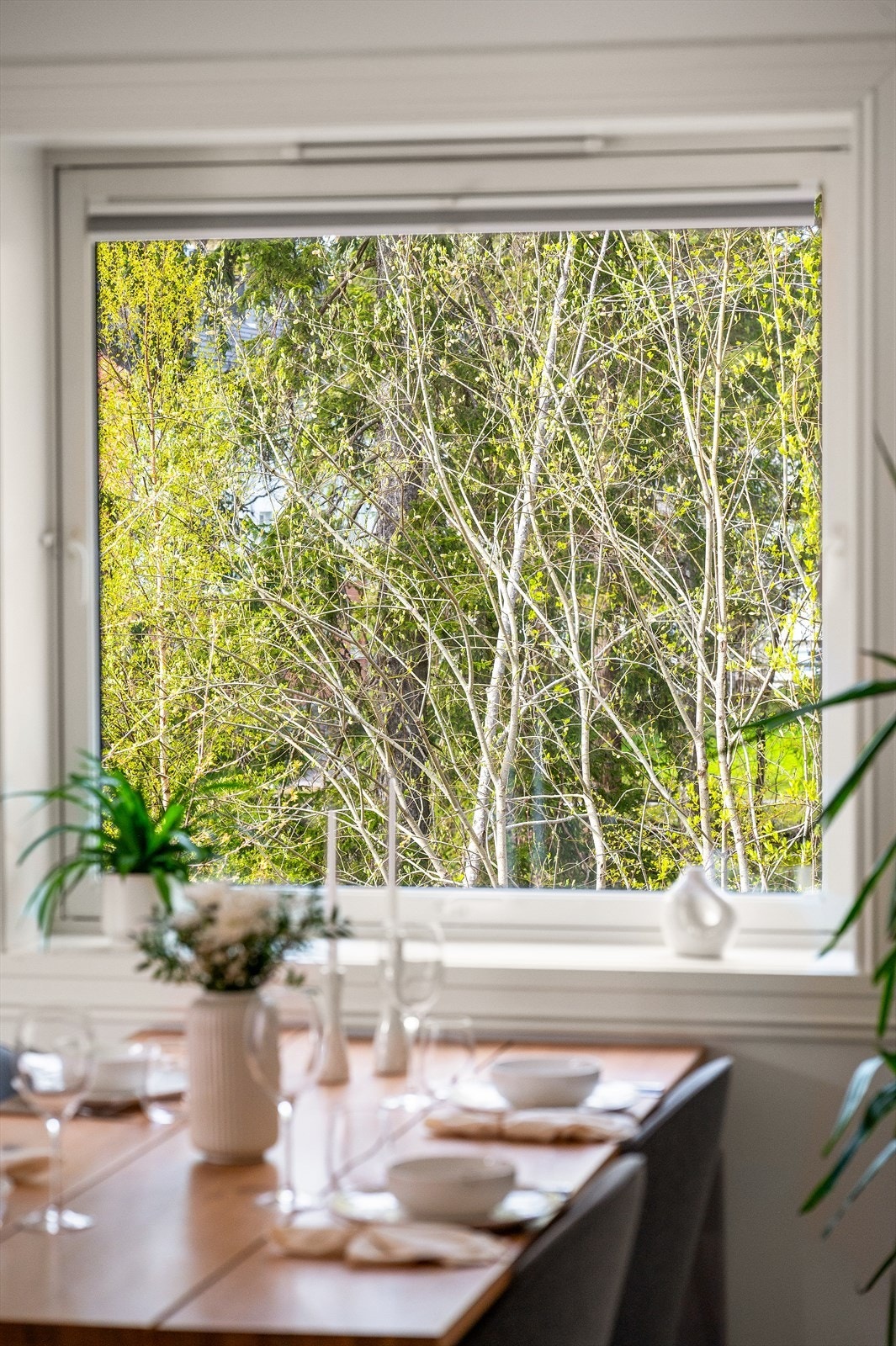 Siden boligen ligger på enden har den et ekstra vindu i stuen. Galleribilde