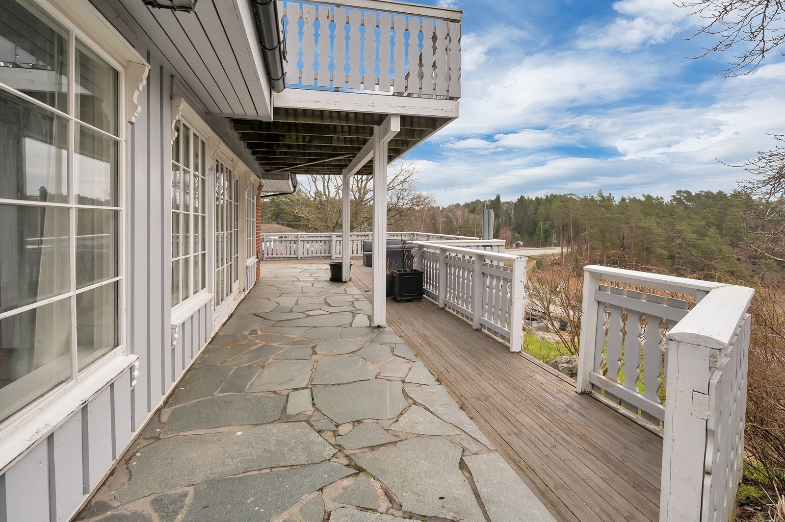 Sentral beliggenhet i et populært boligområde og med gode solforhold i Høvåg. Galleribilde