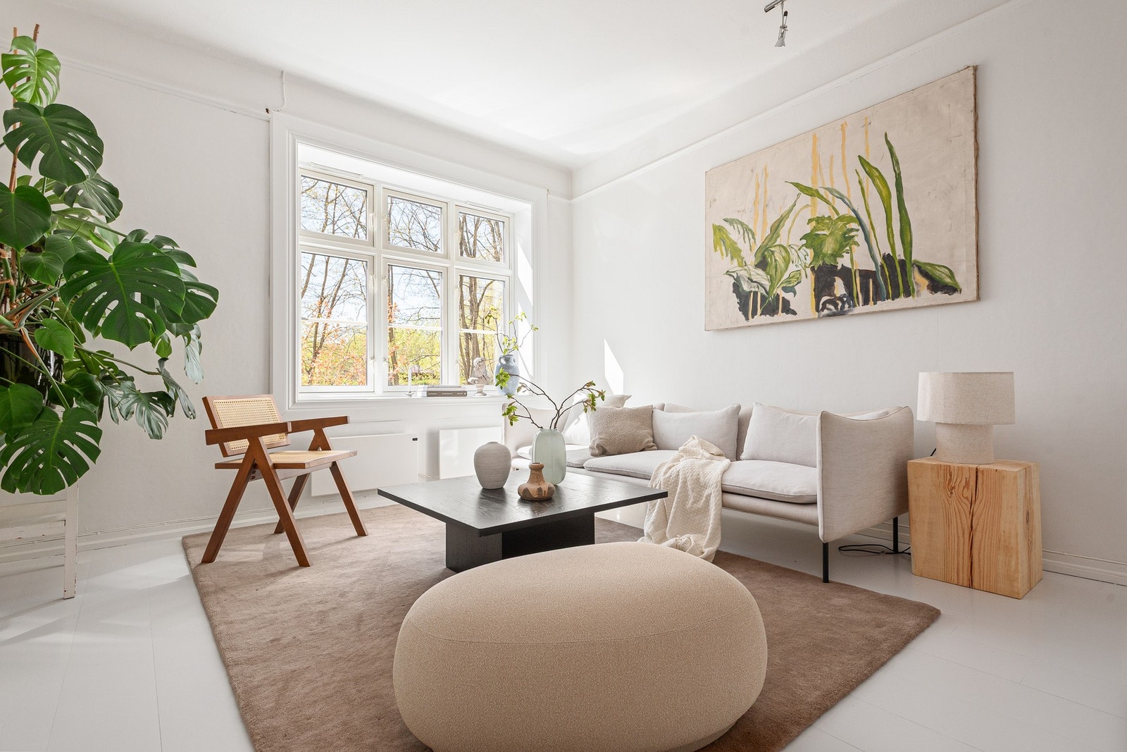 Cecilie Elliott Jørstad ved Privatmegleren ønsker velkommen til Englegården! Galleribilde