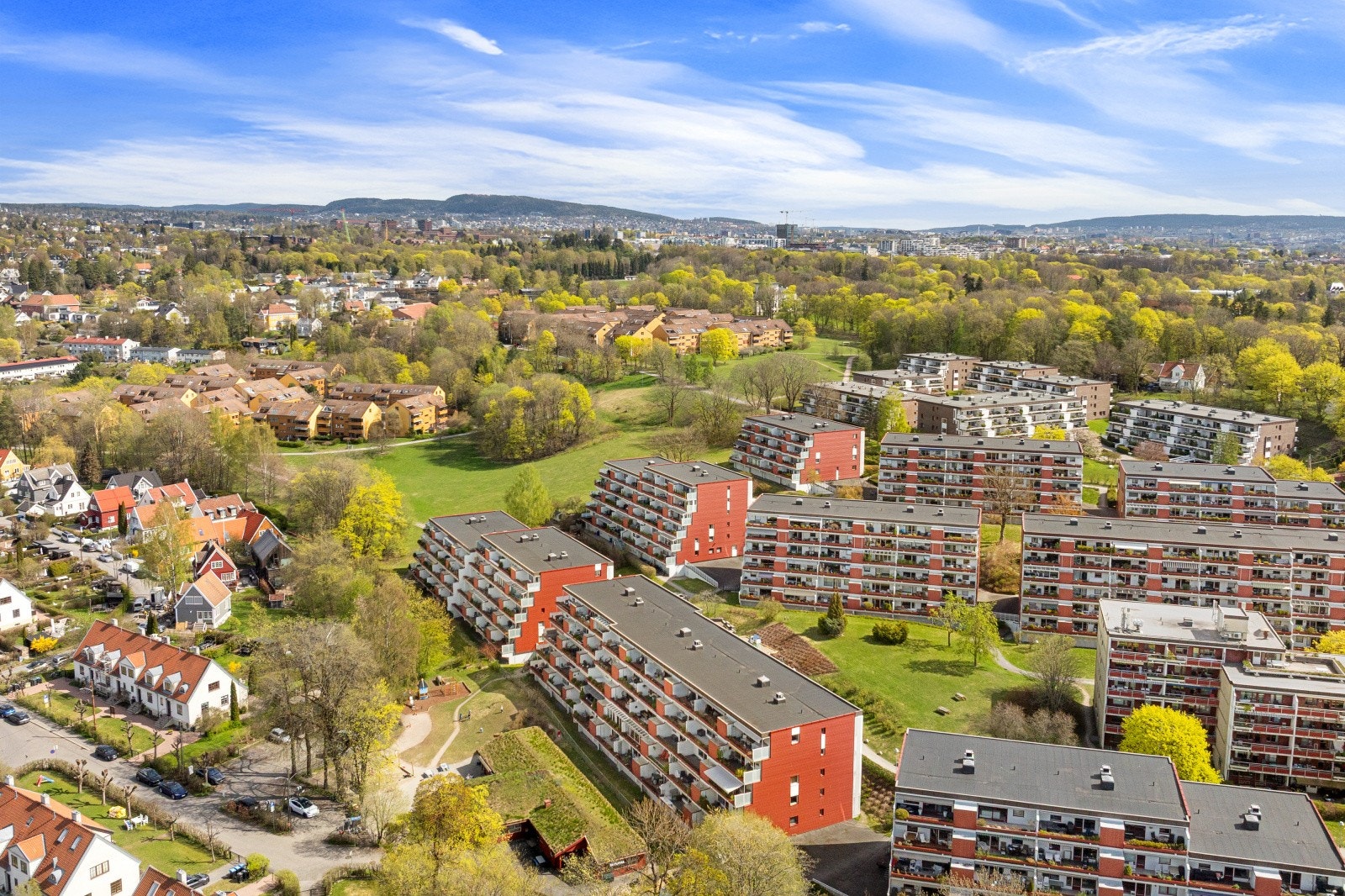 Skøyen Terrasse byr på et trivelig bomiljø, skjermet fra det hektiske byliv, med umiddelbar nærhet til det du skulle trenge i hverdagen. Galleribilde