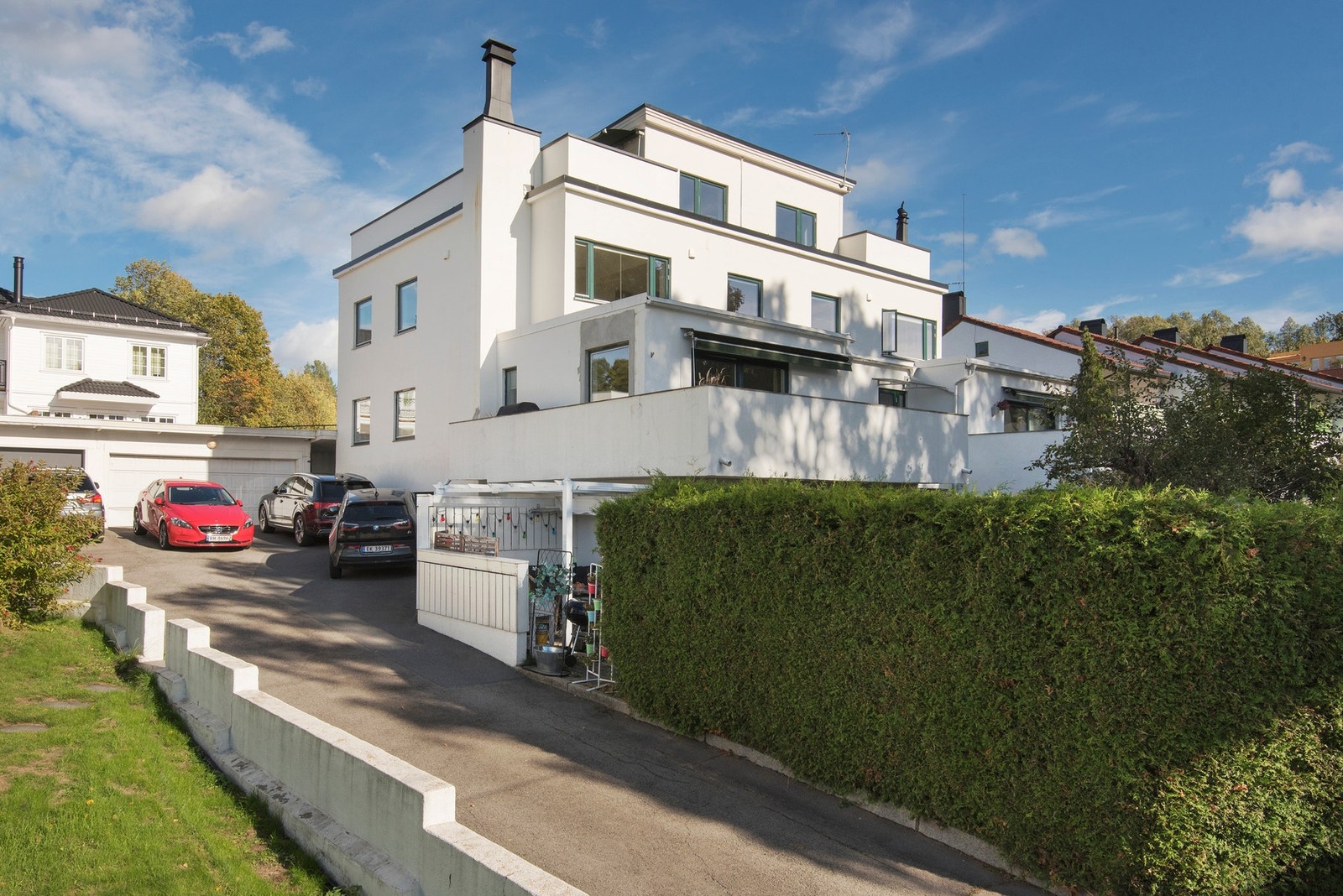 Flott leilighetsbygg oppført i 1940. Galleribilde