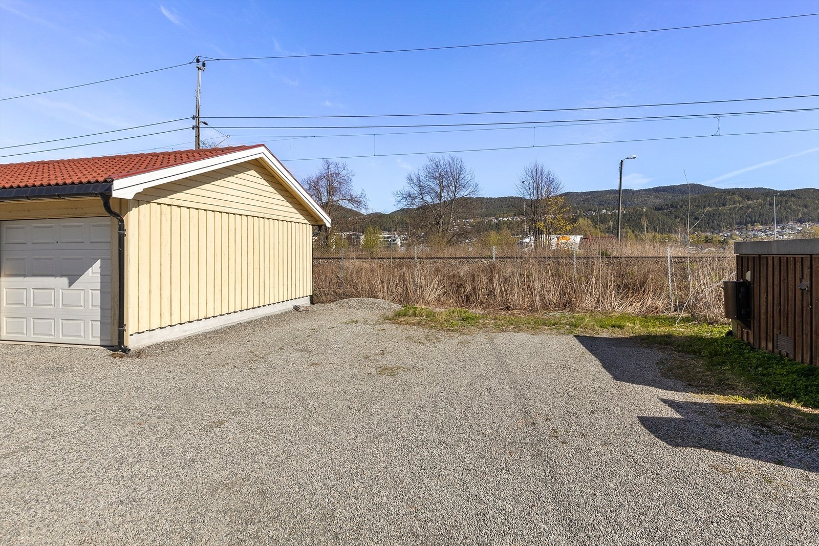 Det er parkeringsmuligheter på tomten. Galleribilde
