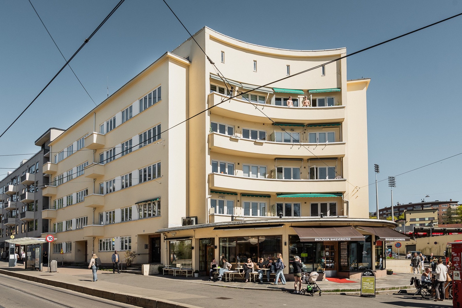 Området er kjent for sin sjarmerende arkitektur og urbane atmosfære. Galleribilde