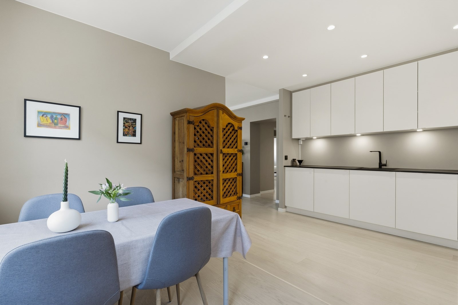 Den fine spiseplassen er et naturlig midtpunkt for hele familien. Galleribilde