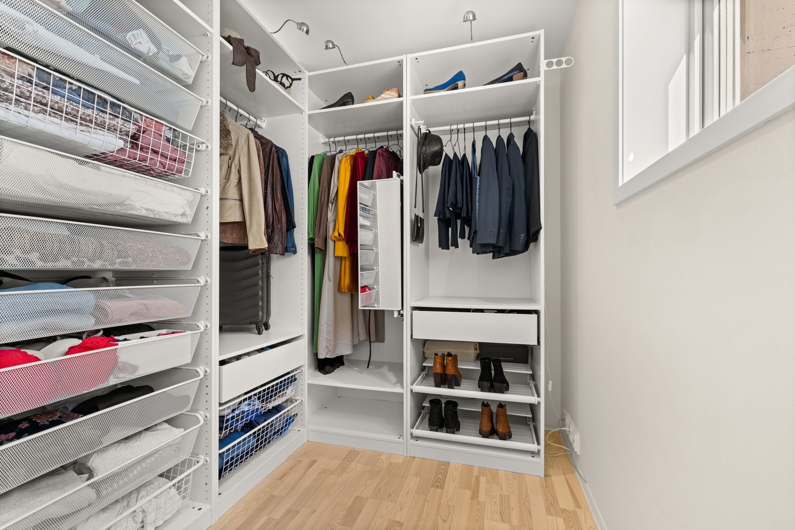 Garderobe Galleribilde