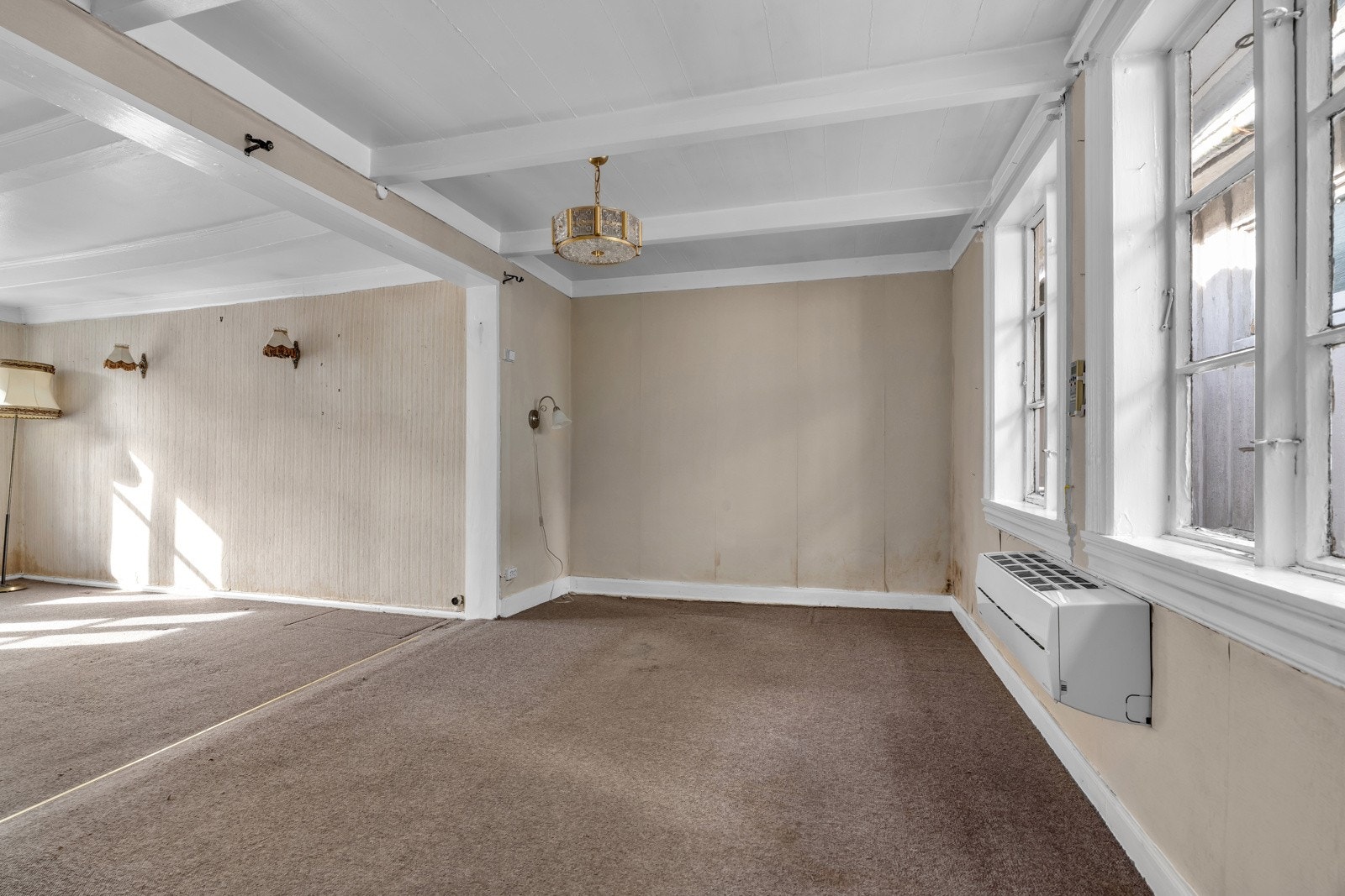 Det er god plass til langbord i spisestuen. Galleribilde