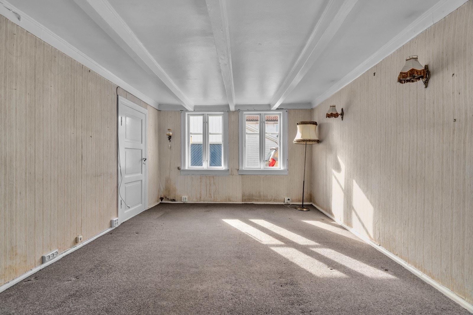 Stuen har behov for renovering. Galleribilde