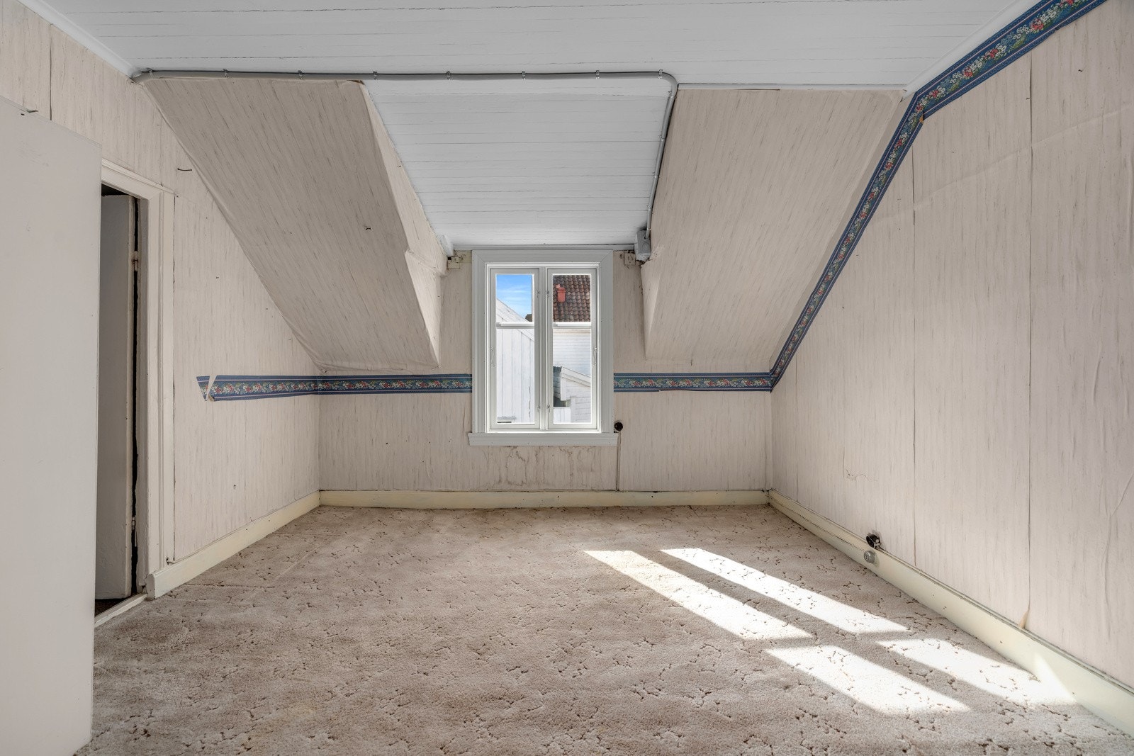 Soverommet er av en god størrelse med plass til dobbeltseng. Galleribilde