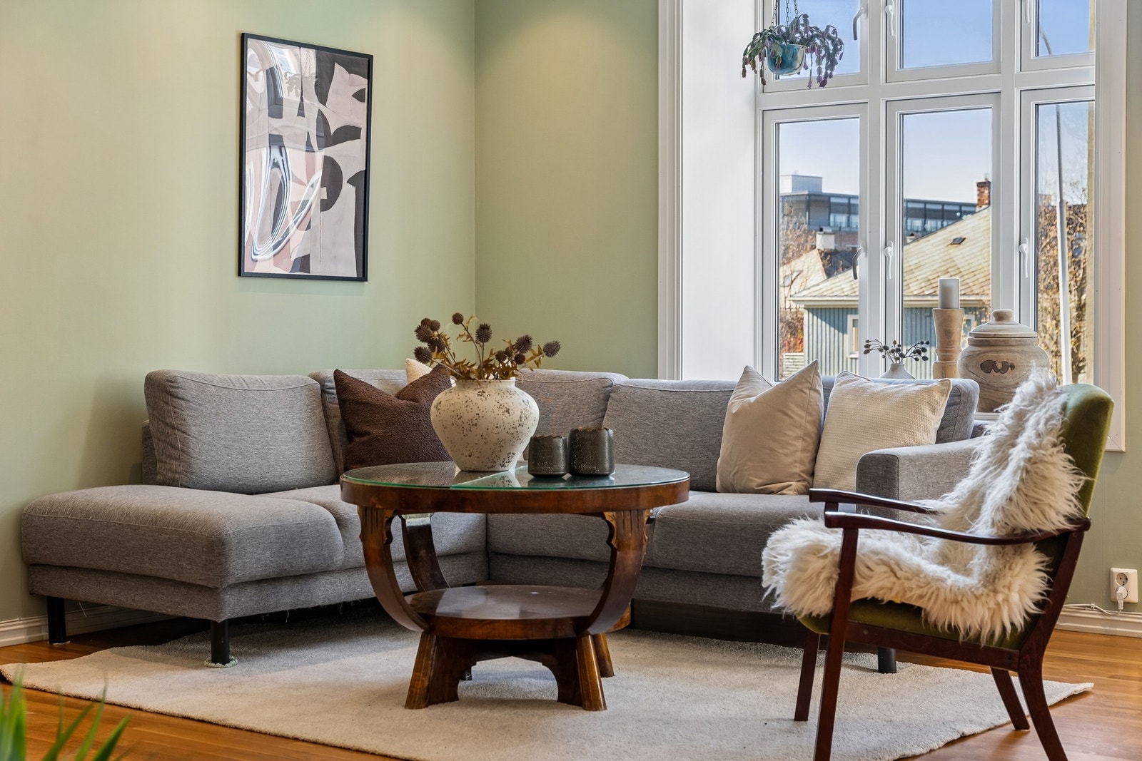 Totalt bruksareal er 96 m², hvorav 87 m² er internt areal. Galleribilde