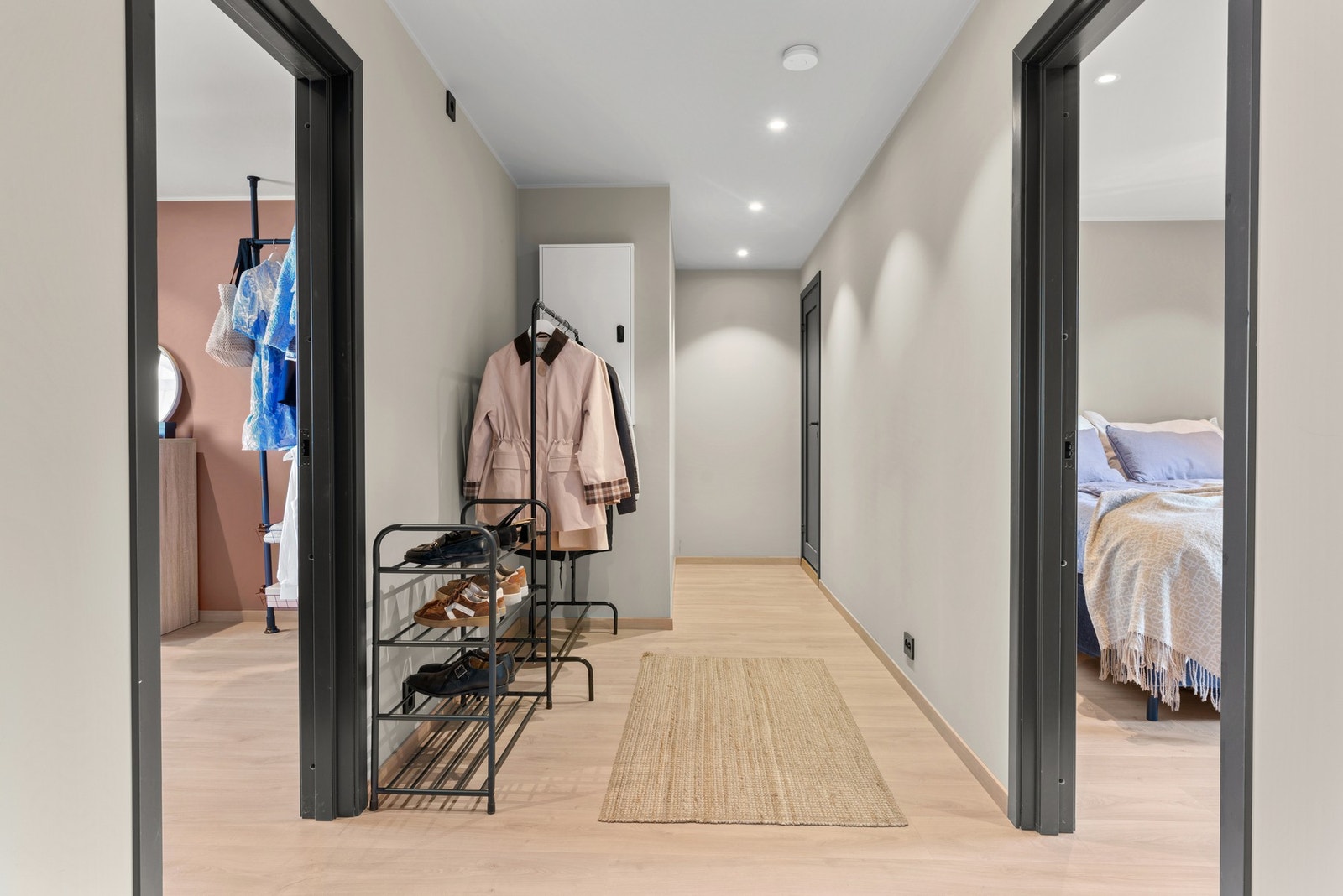 I gangen er det plass til å etablere en skyvedørsgarderobe hvis ønskelig. Galleribilde