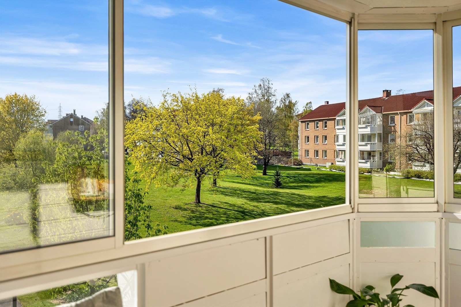 Flott utsikt over borettslagets eiendom. Galleribilde