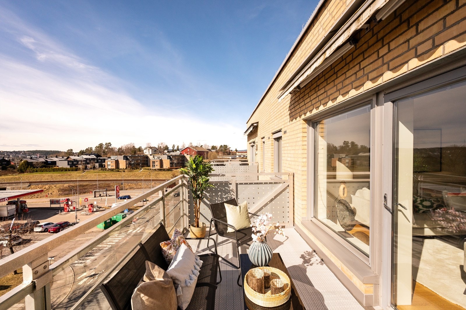 Gode solforhold med sol fra kl.12 til solnedgang sommerstid Galleribilde