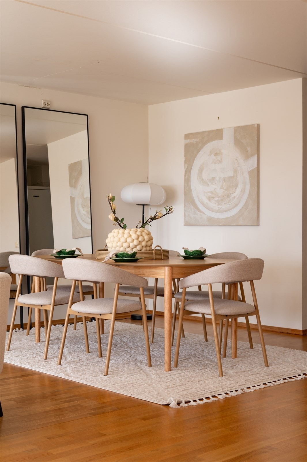 God plass til langbord Galleribilde