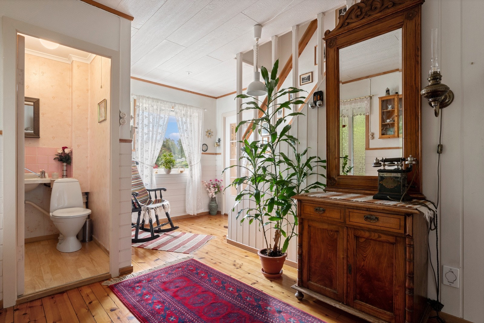 - Gang/hall med wc - Galleribilde