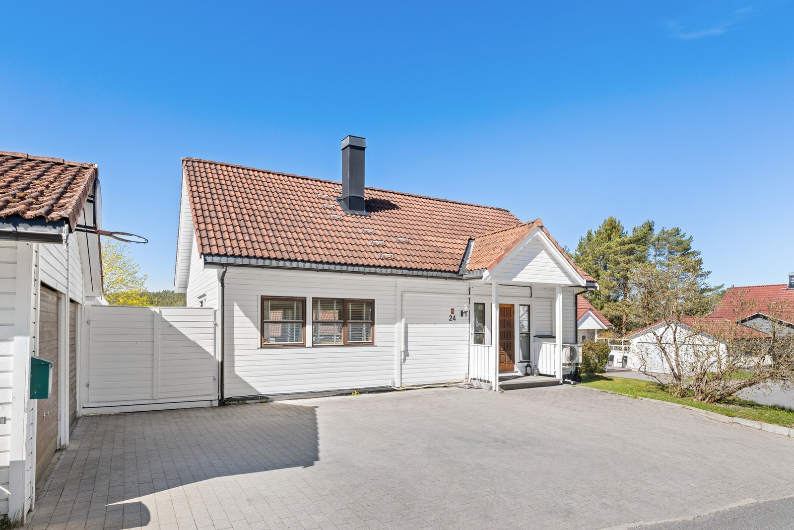 En romslig enebolig med attraktiv beliggenhet og familievennlig planløsning Galleribilde