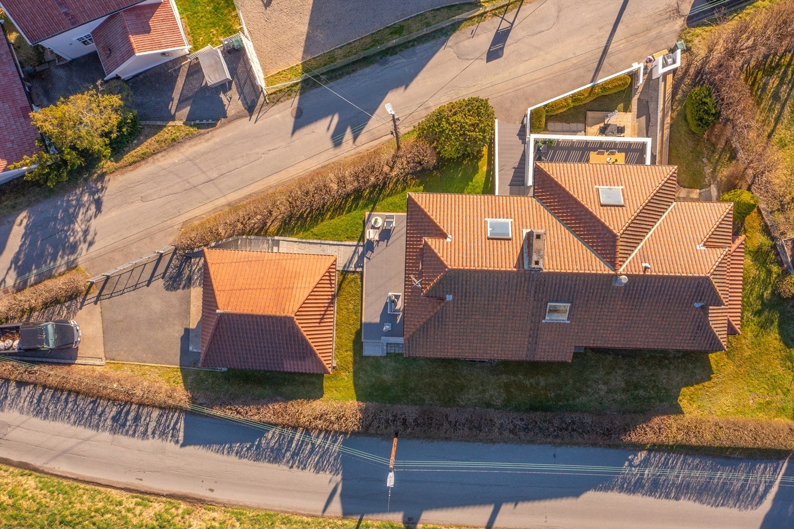 Dronebilder over tomta og eiendommen. Galleribilde
