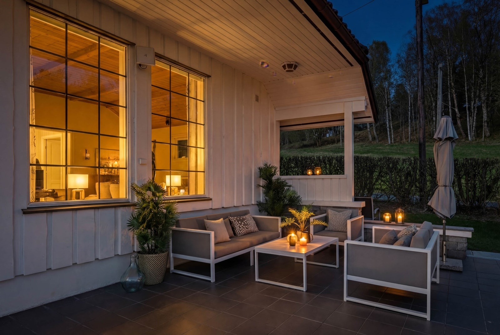 Herlig uteplass hvor også sommerkveldene kan nytes! Galleribilde