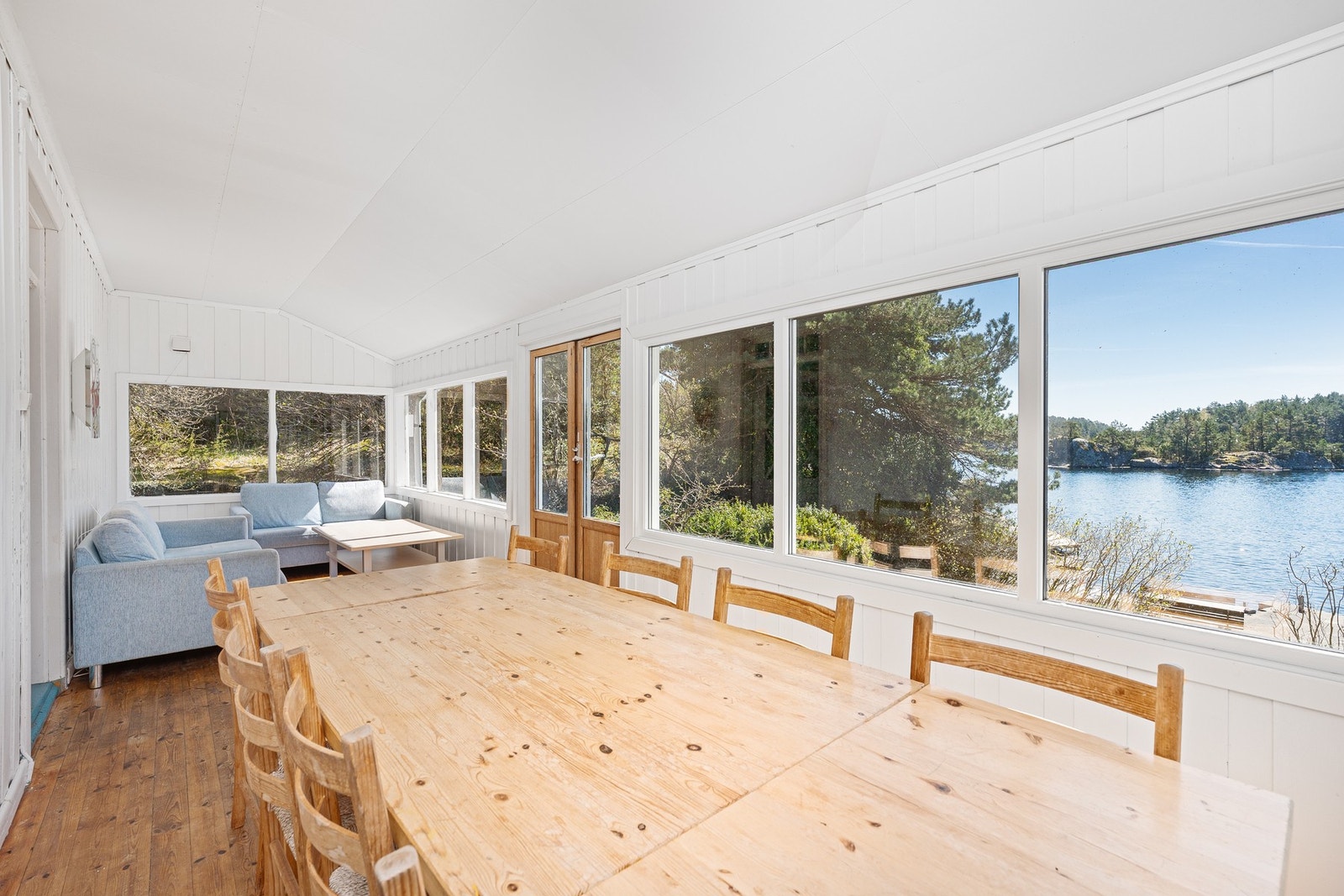 Fra sommerstue med plass til langbord Galleribilde