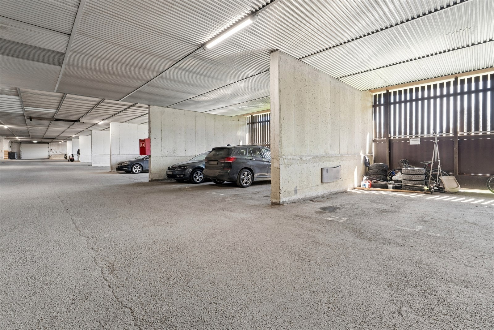 Garasjeplass medfølger. Galleribilde