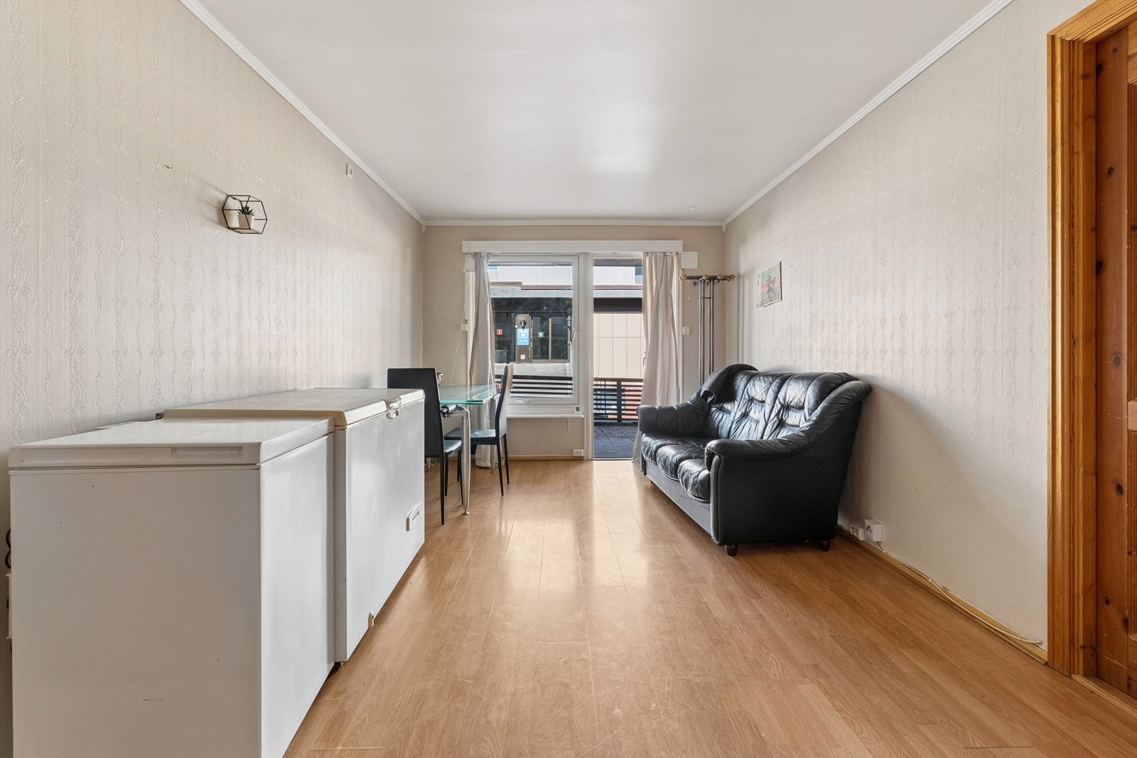 Det er god plass til spisebord i tilknytning til kjøkkenet. Galleribilde