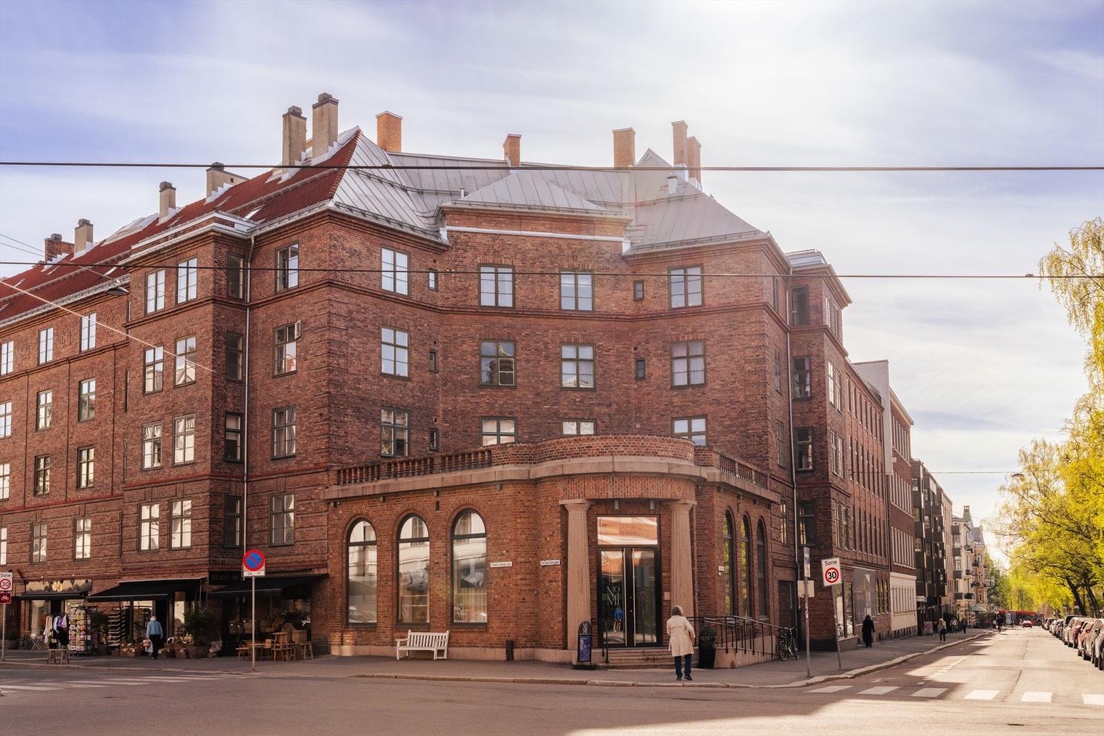 Dette er en attraktiv og sentral beliggenhet på etterspurte Frogner, et av Oslos mest eksklusive og populære boligområder. Galleribilde