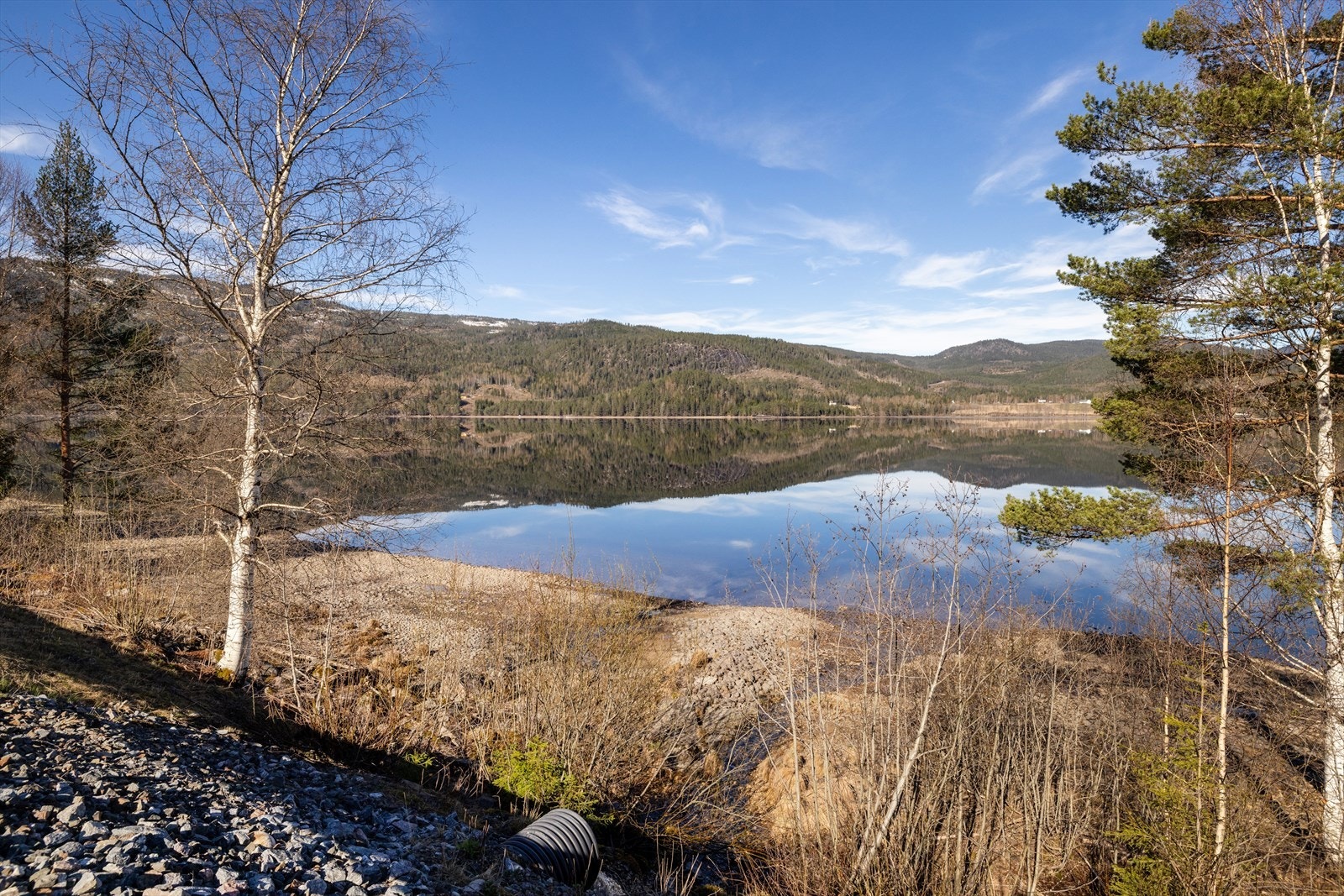 Eiendommen har privat vann fra eget borehull, etablert i 2010. Galleribilde