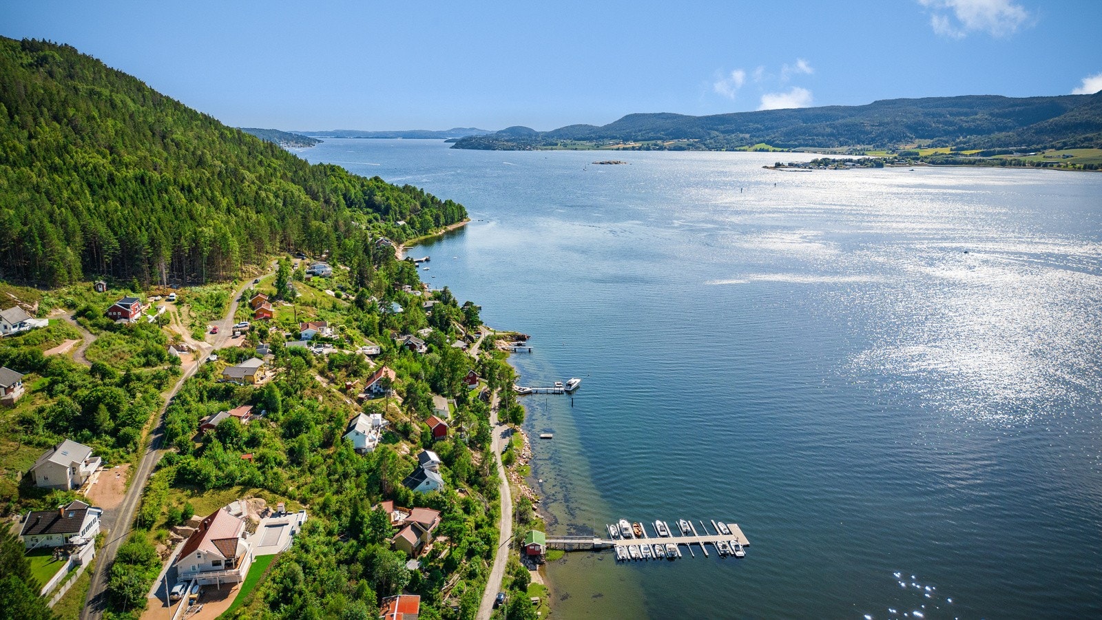 Umiddelbar nærhet til fjorden. Galleribilde