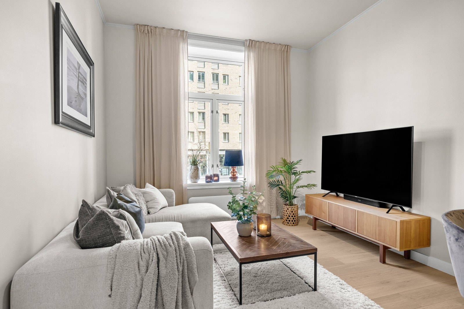 Nytt gulv ble lagt i 2025, og alle overflater ble malt samme år. Galleribilde