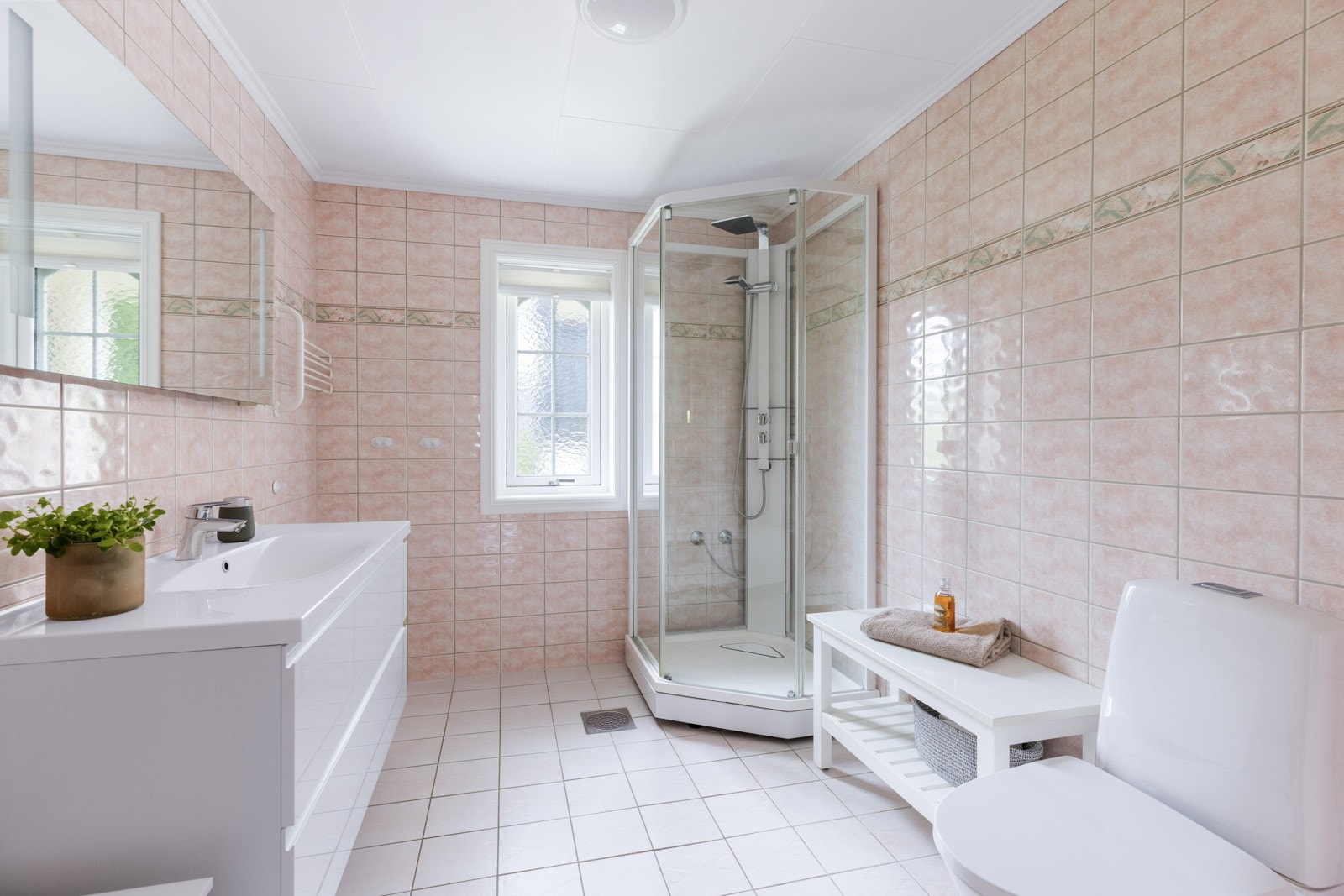 Badet i hoveddelen er av god størrelse. Galleribilde