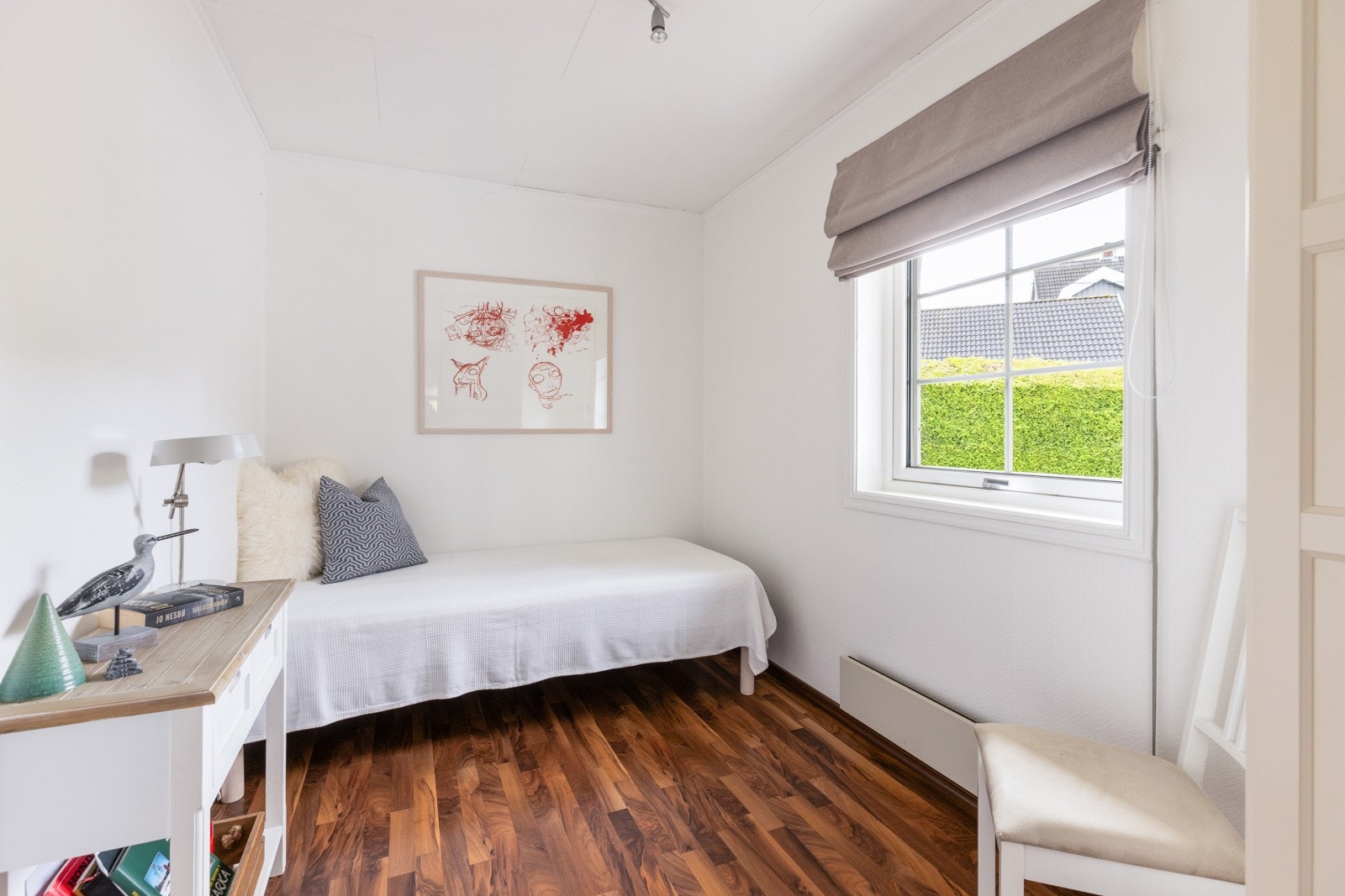 Soverommene kan innredes med seng, oppbevaringsløsninger, kontorplass, sminkebord mm. Galleribilde