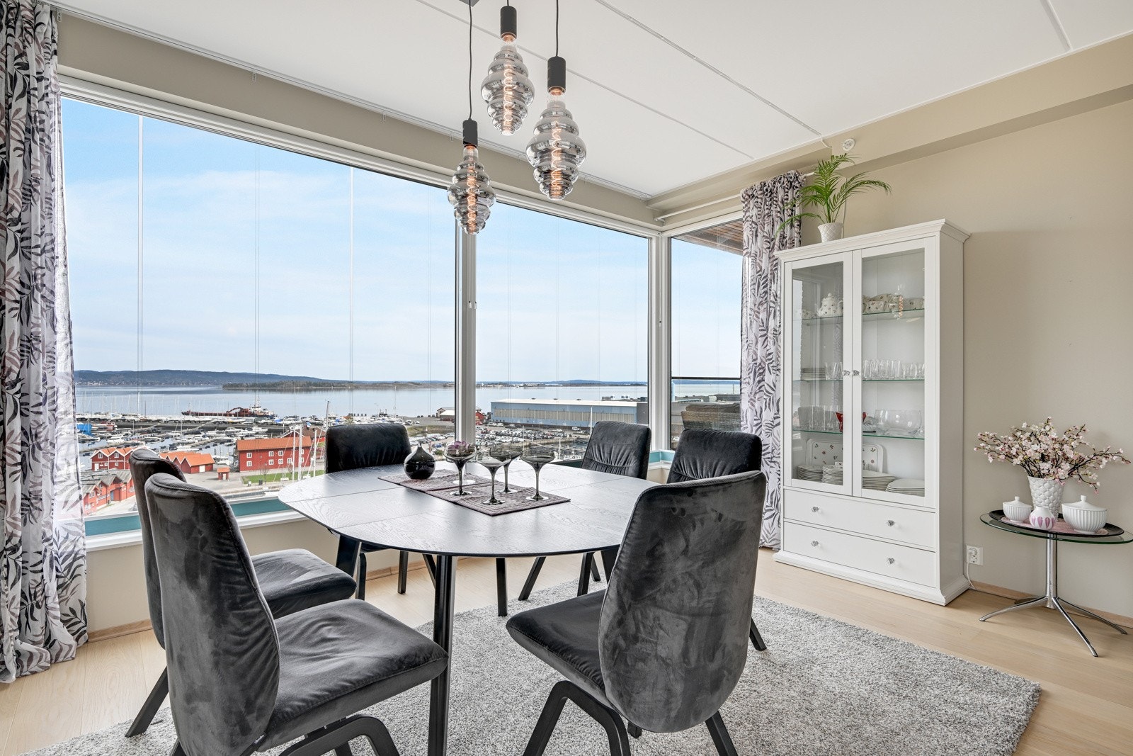 Fantastisk stue med panoramautsikt Galleribilde