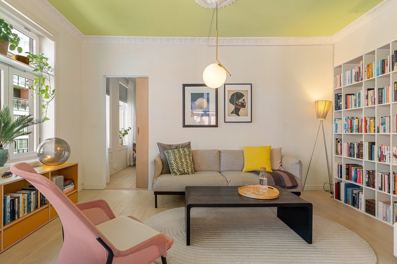 God plass til sofa og annet møblement. Galleribilde
