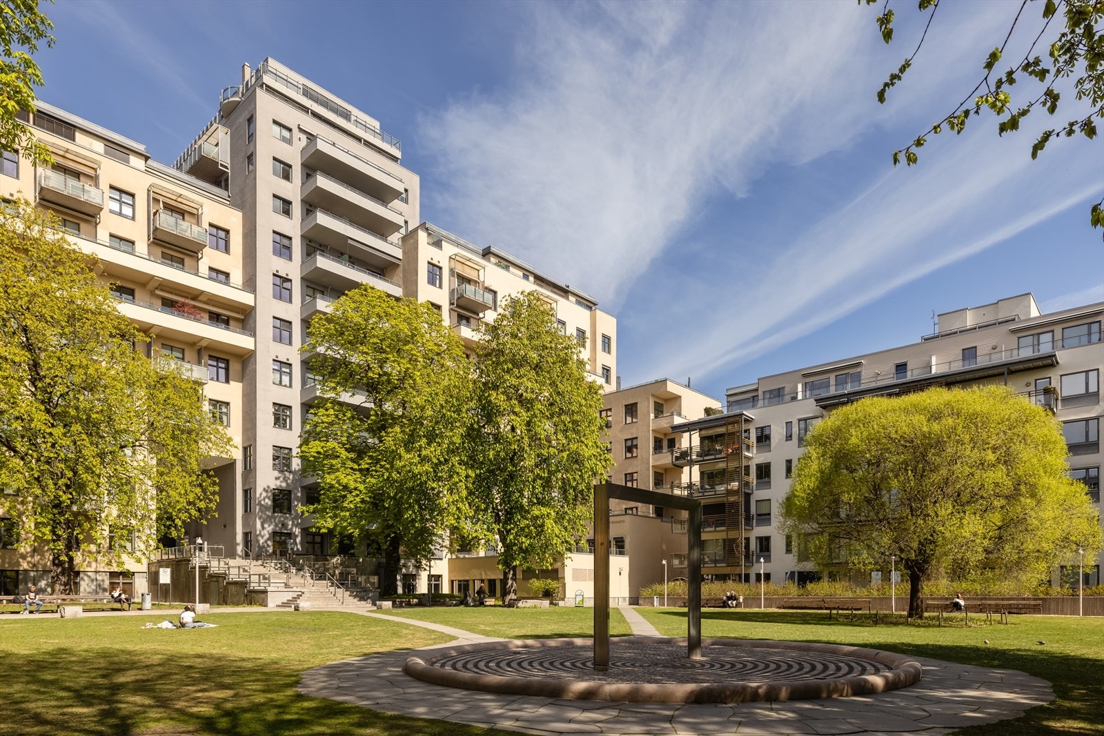 Boligen ligger i et meget populært boligområde på St. Hanshaugen. Galleribilde