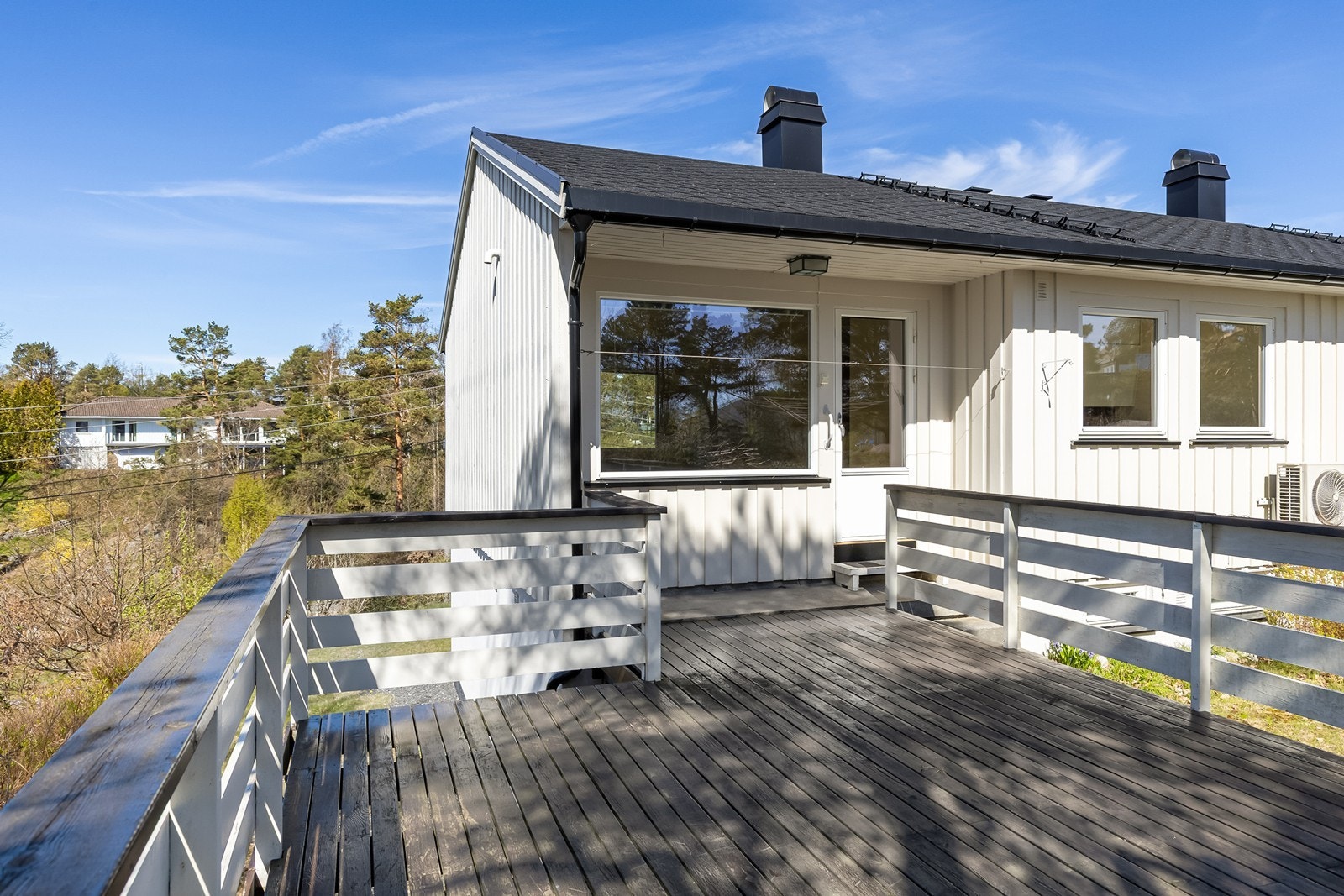 Boligen er en del av et borettslag som sørger for at alt utvendig er ivaretatt. Galleribilde