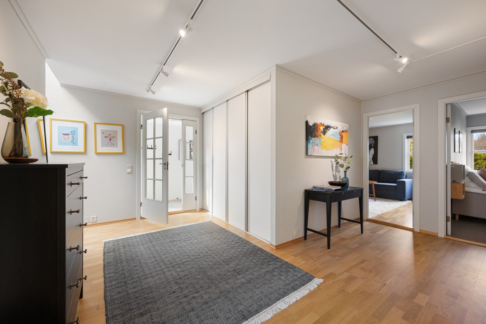 Entrè/hall/trapperom Galleribilde