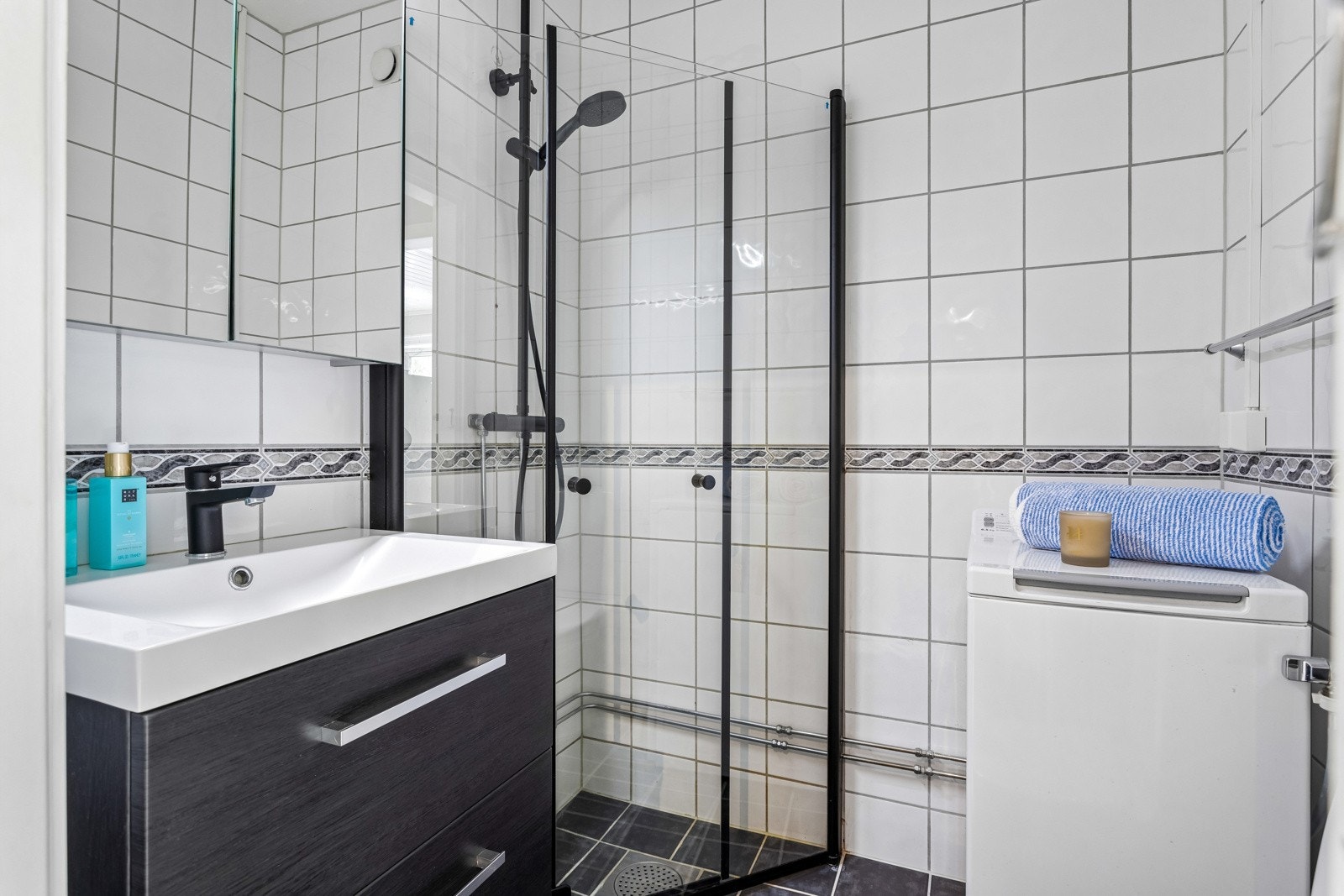 Det er satt inn ny innredning, dusjvegger og dusjgarnityr i 2024. Galleribilde