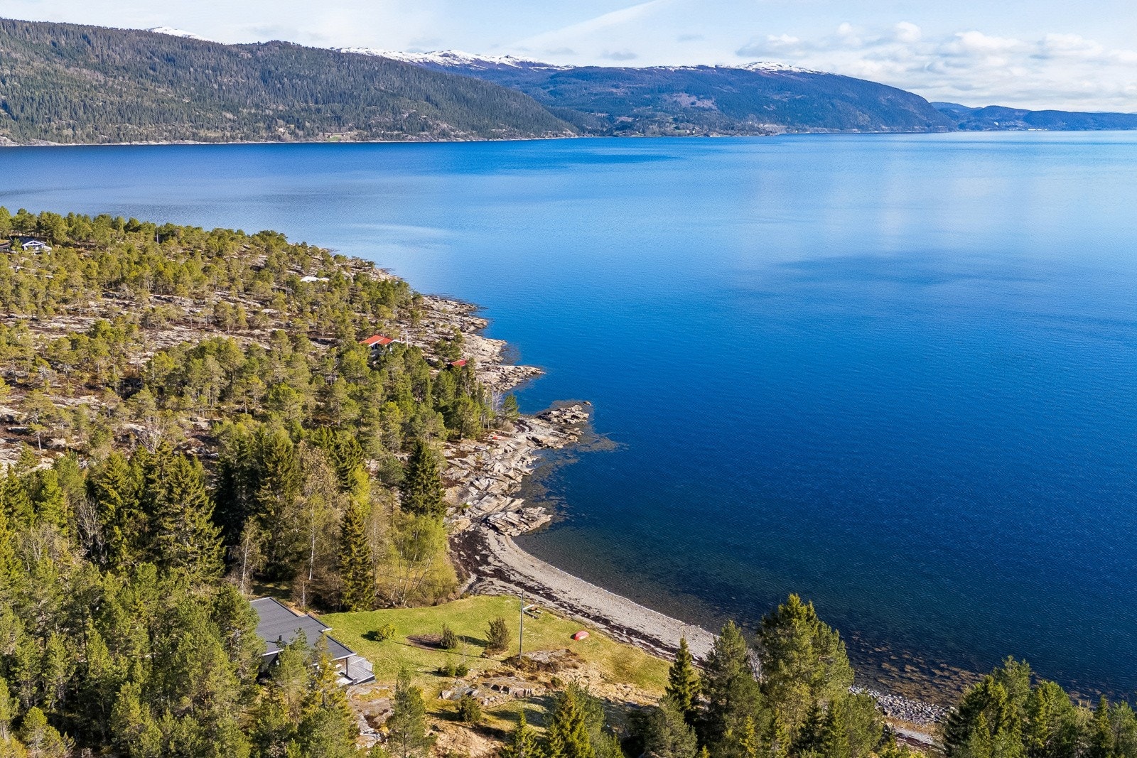 Panoramautsikt over Trondheimsfjorden. Hele 11,2 mål tomt. Galleribilde
