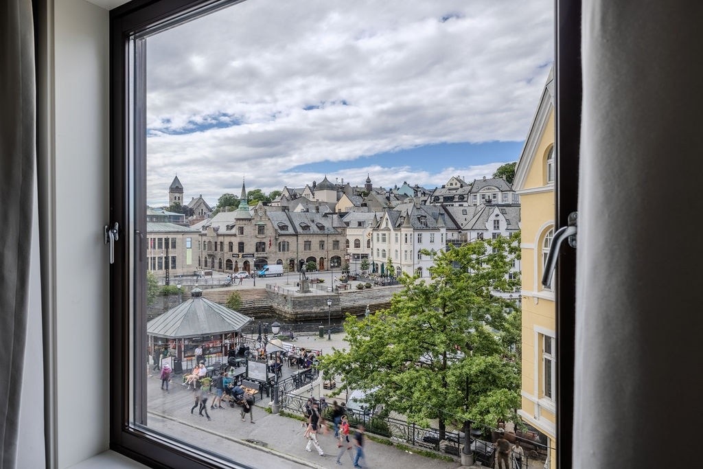 Fantastisk utsikt mot det berømte Brosundet Galleribilde