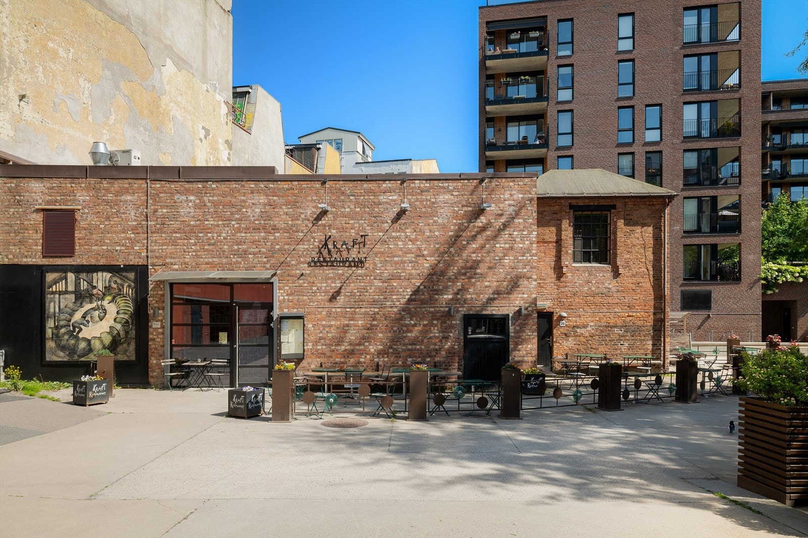 I nabolaget finner du flere serveringssteder, som populære Kraft restaurant. Galleribilde