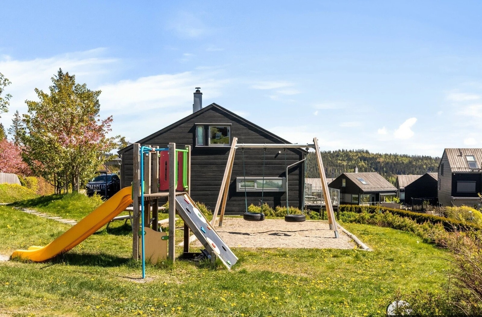 Det er lekeplass på området. Galleribilde