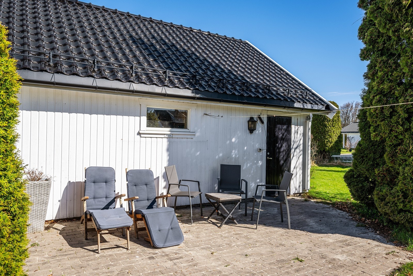 Hagen har flere deilige uteplasser. Galleribilde