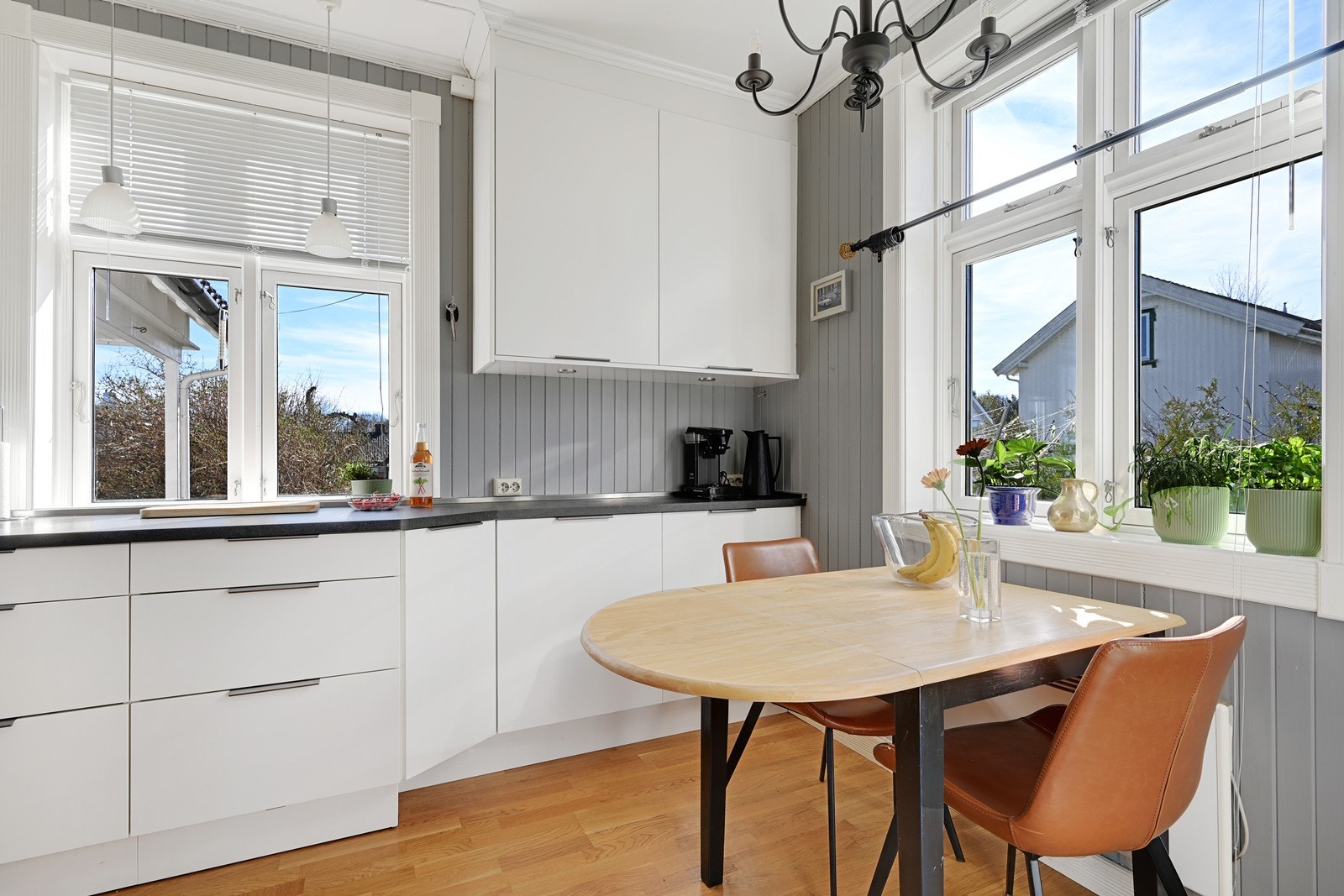 Spiseplass kjøkken. Galleribilde
